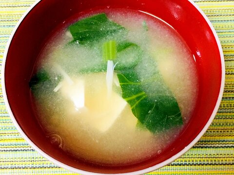 豆腐とえのきだけとほうれん草の味噌汁